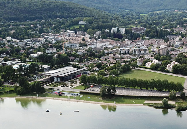 Vue aérienne sur une ville française